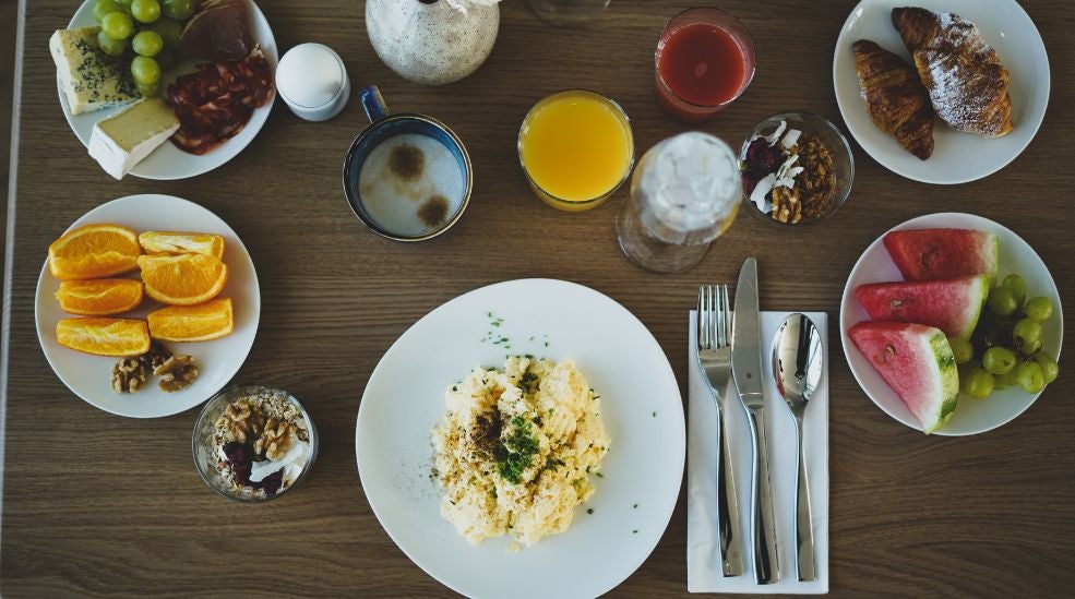 Breakfast & Bubbles, rennot kesäaamiaiset tulevat!