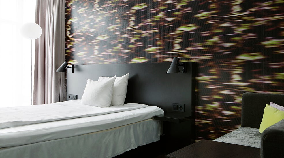 Standard-huone parivuoteella ja tapetilla Comfort Hotel Union Bryggessä, Drammenissa